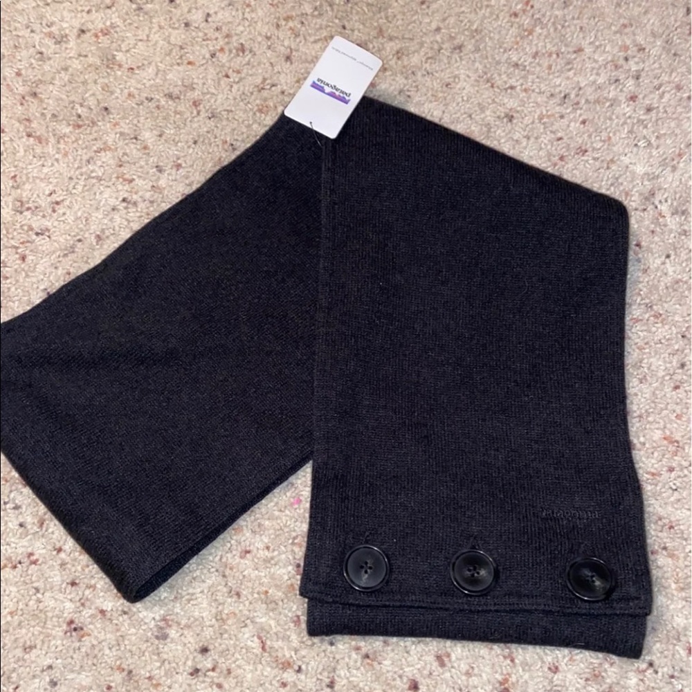 Black Patagonia scarf